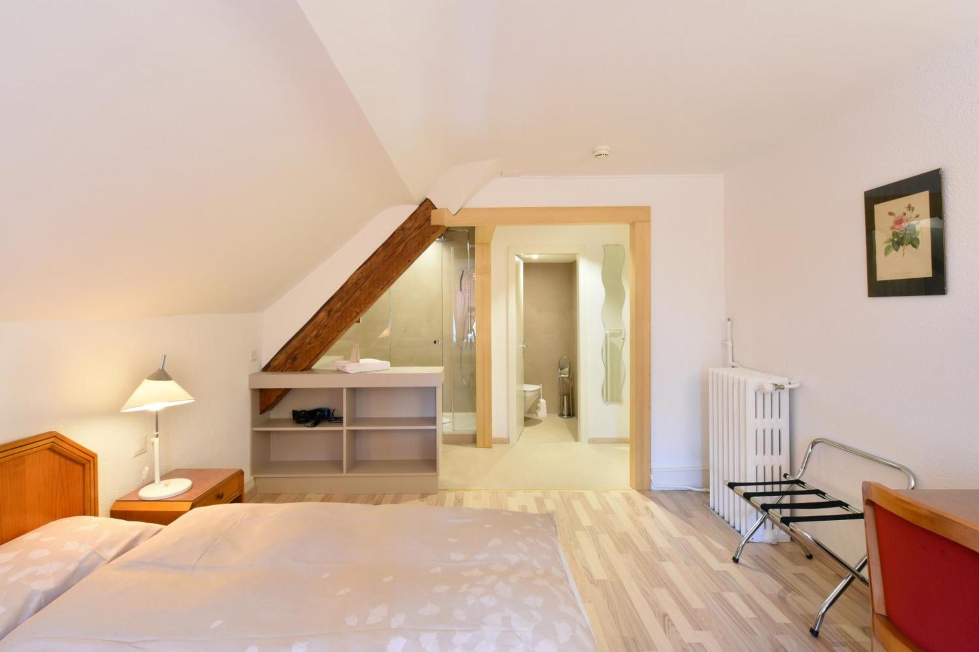 Hotel De L'Aigle Couvet 객실 사진