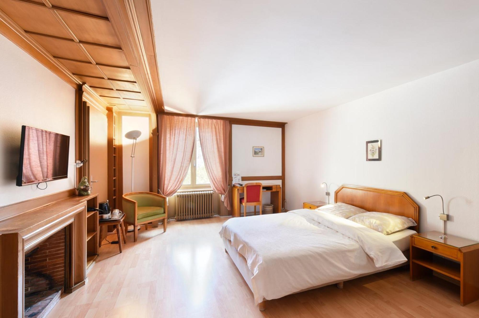 Hotel De L'Aigle Couvet 객실 사진