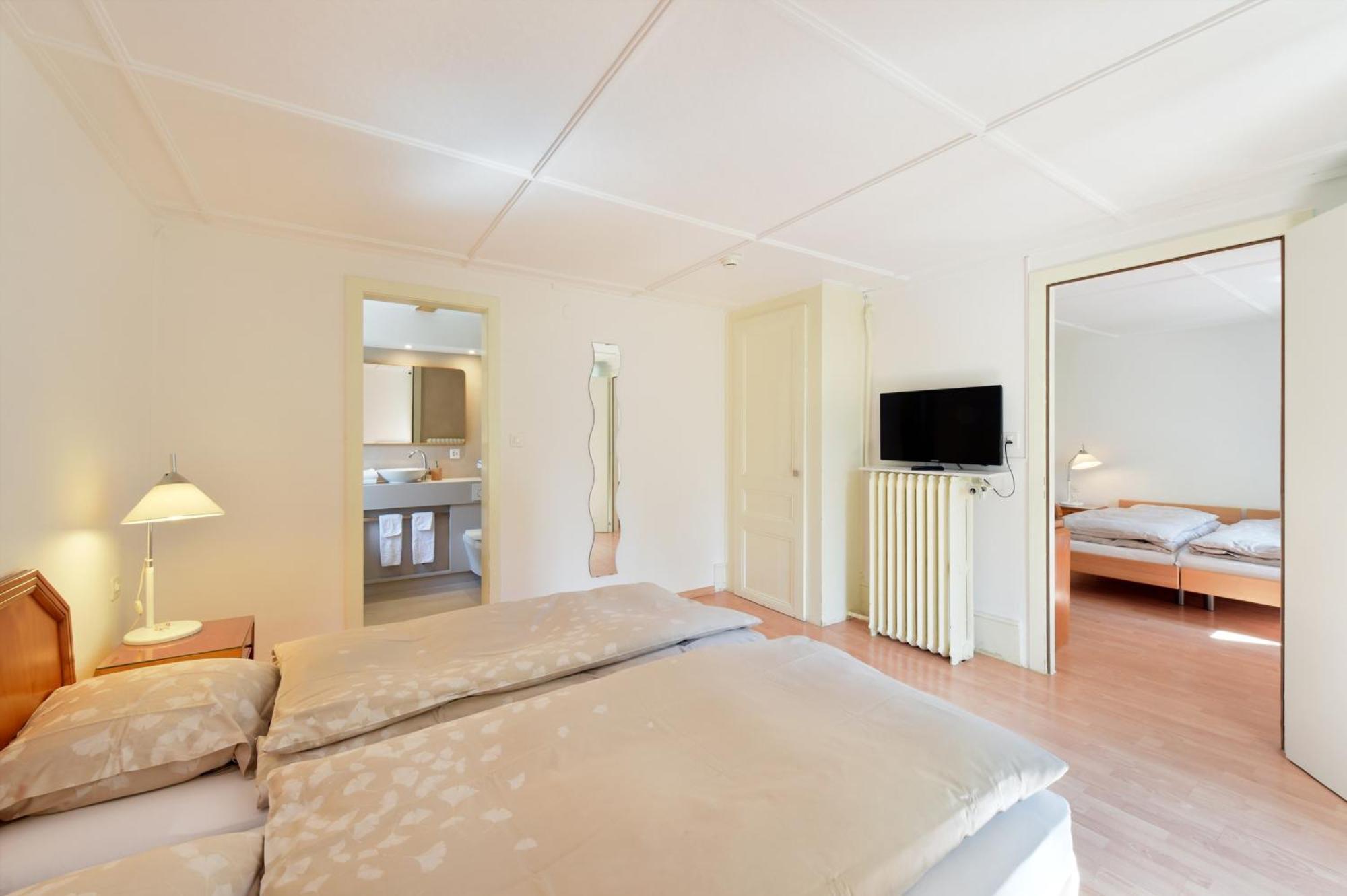 Hotel De L'Aigle Couvet 객실 사진