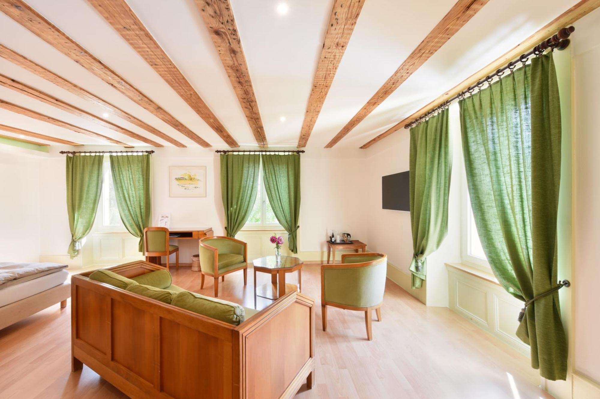 Hotel De L'Aigle Couvet 객실 사진